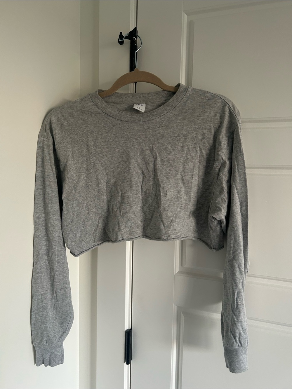 TNA Cropped Long-Sleeve Crewneck Top - Light Gray